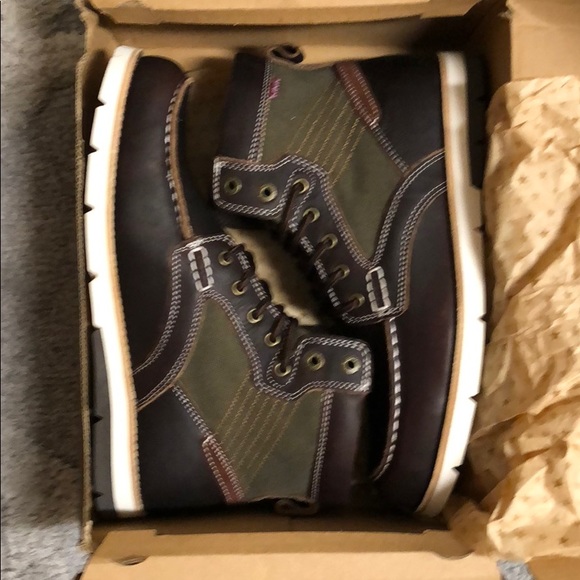 Levi Boots - Picture 3 of 3